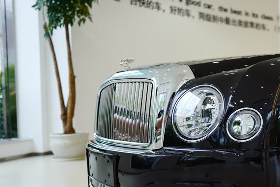 顶级富豪的玩具，个性化定制版加长版慕尚（上）