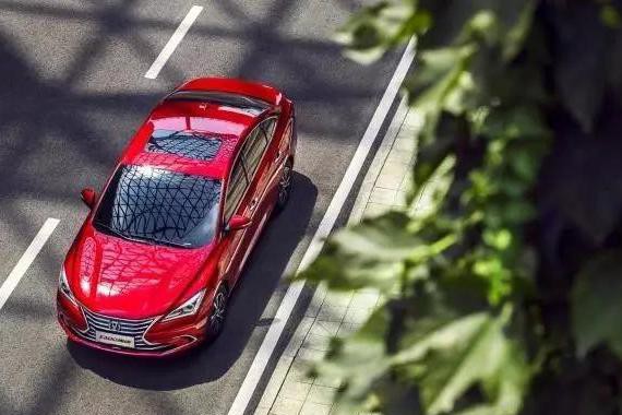 长安新逸动到底有没有山寨雷克萨斯