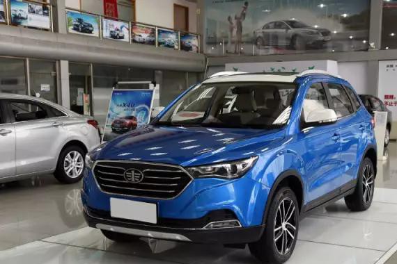 紧急变线，稳如泰山，10万以内搭载AT的自主SUV