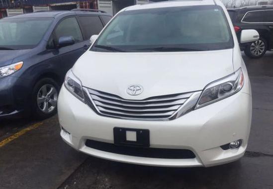 2017款丰田塞纳加版 豪华空间顶级mpv