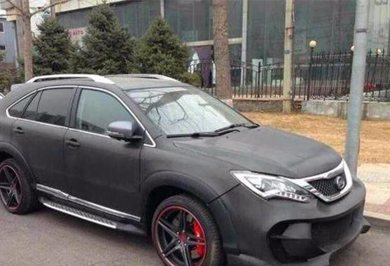 68万提国产最悍SUV，不如奥迪Q5，路上卡宴要躲走