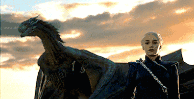 《权力的游戏》龙妈除了贡献表情包,还有细节取胜的首饰