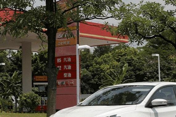 5.5L/100km，月销30000+的最火日系轿车果然省油