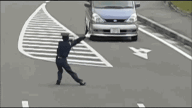 为什么在中国奔驰宝马奥迪却是满街跑呢？而日本