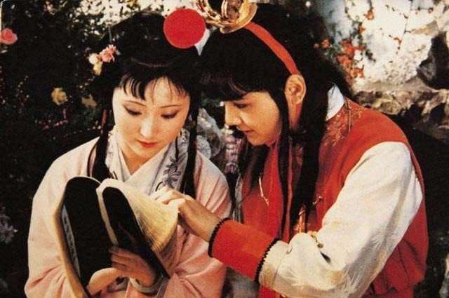 《红楼梦》真实大结局曹雪芹早有透露，很多人没注意