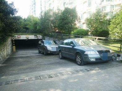 新手注意！这3个驾驶陋习一定要改正，太毁车！