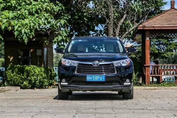 汉兰达可能是7座SUV里最火的，理由你能说出几个？