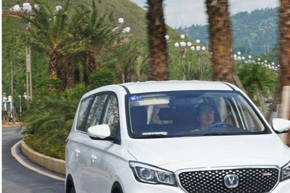 1.5T+7座，仅7.69万起！宝骏730最大对手刚刚上市