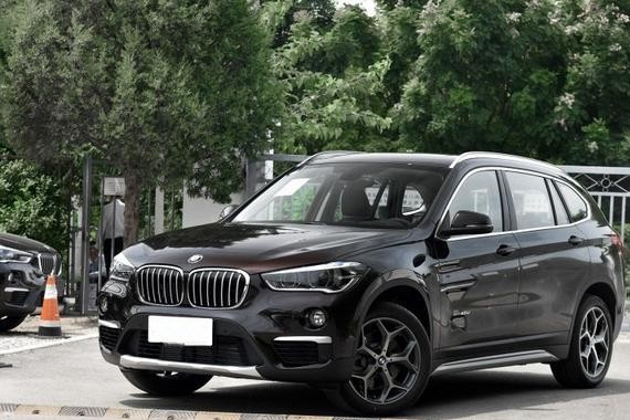 谁说宝马X1没光环？前驱比奥迪爽、空间比奔驰大