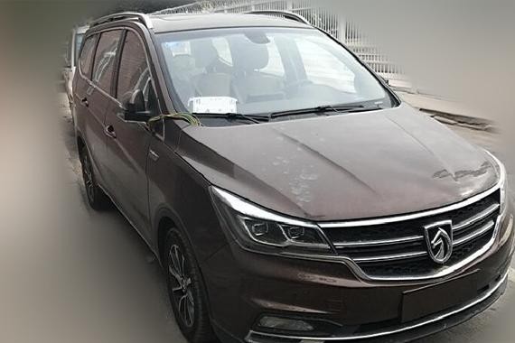 大空间，便宜，还省油 宝骏730混动版谍照