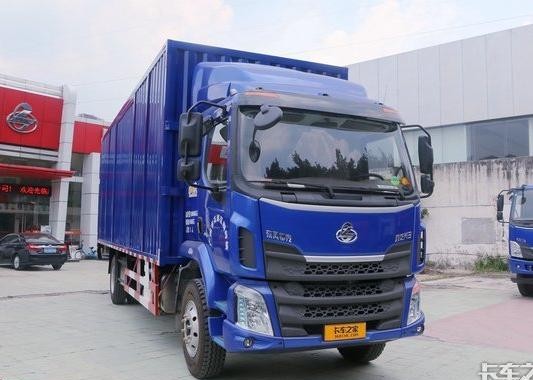 单桥8米3售价16万 柳汽新M3箱式货车实拍图解