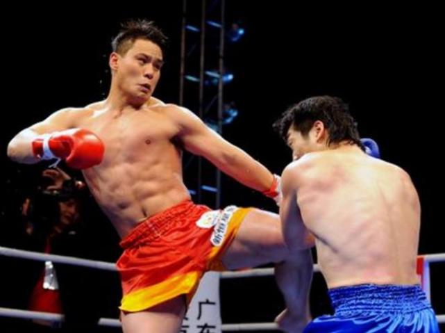 KO一龙播求，柳海龙踢晕日本拳王，他是最强散打王