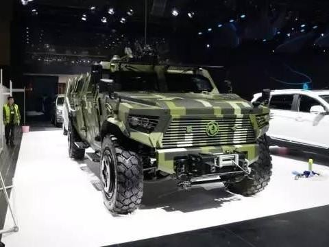 敢和悍马PK的国产硬派SUV，民用版本港口排队出口