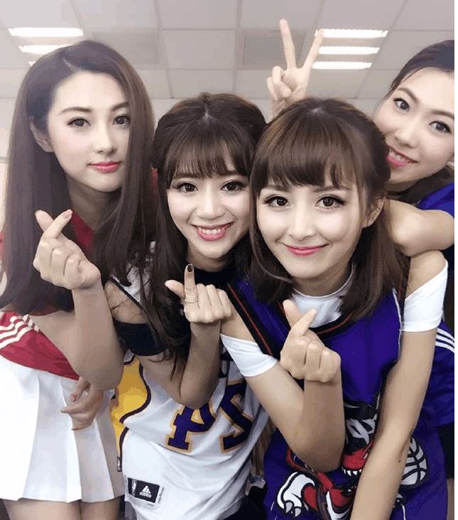 她今年才25岁, 是球迷心目中的最美NBA女主播!
