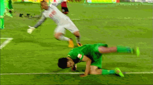 赵和靖假摔骗点引起争议