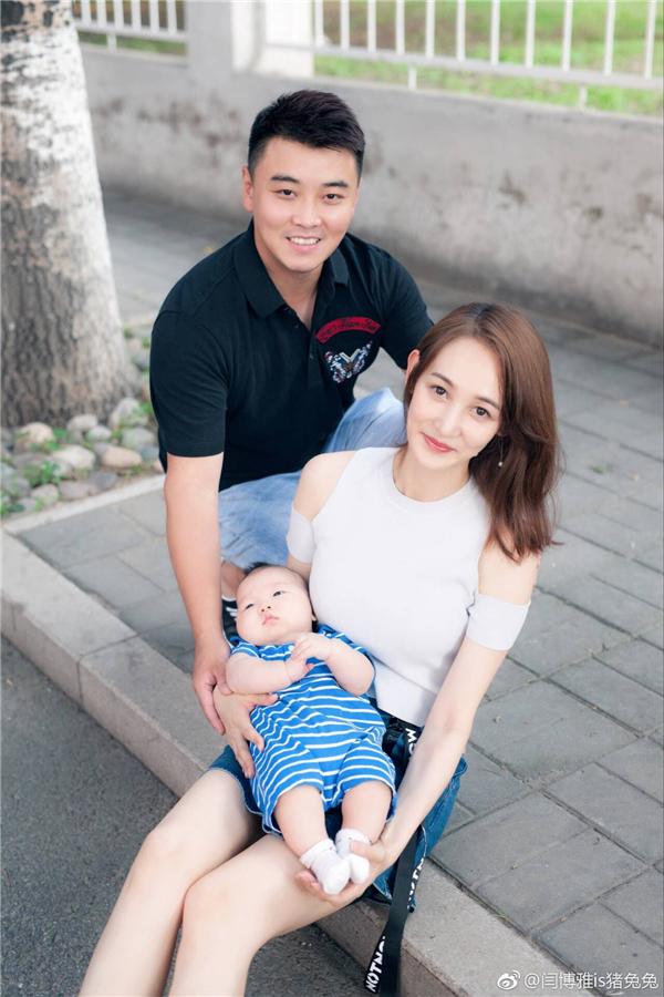 闫博雅二胎后身材仍火辣!网友赞王皓:嫂子人美腿又长