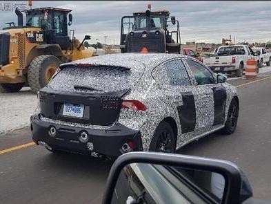 全新福特福克斯谍照曝光，空间配置全面升级