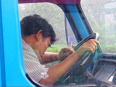 疲劳驾驶被扣6分是小事，钱没能再赚，人没一把灰