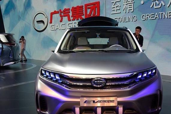 传祺开挂，最新轿跑帅得不像国产，X6服