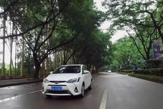 试驾YARiS L 致享 为啥丰田的“抠门”能获好评？