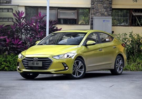 时尚实用又实惠，你若年轻应该考虑买这两款车