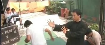 吃景甜豆腐，打吴京断4根棍，甄子丹的人品一言难尽