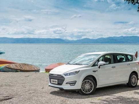 力帆汽车团购会持续火爆！轩朗车模拍出5万元天价