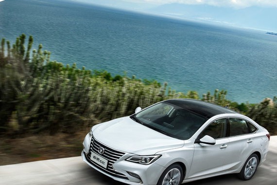 长安睿骋CC将12月上市 搭载1.5T发动机