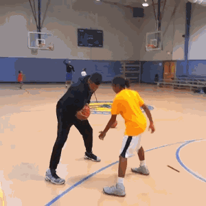 篮球教学-教你如何更好地护球,不再担心球被人拍掉