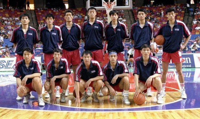 阿的江运球水平强过郭艾伦，当年被宫鲁鸣逐出国家队