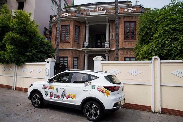 这台10来万SUV不仅漂亮,还特聪明,美女体验后说好