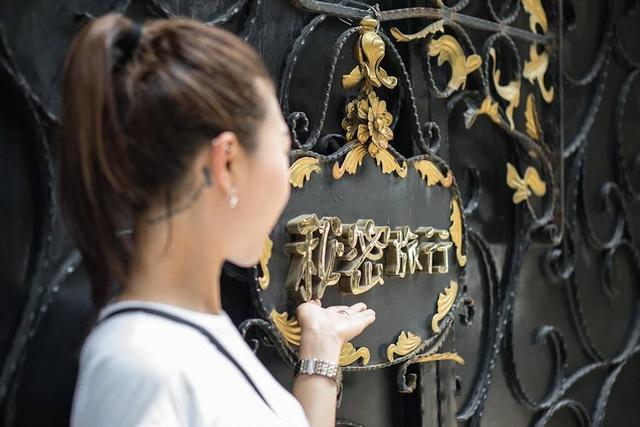 这台10来万SUV不仅漂亮,还特聪明,美女体验后说好