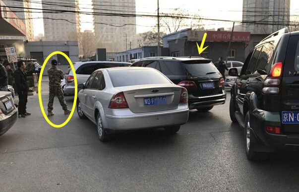 把吴京的车撞了不用赔钱还能合影，这种好事哪找去 - 3