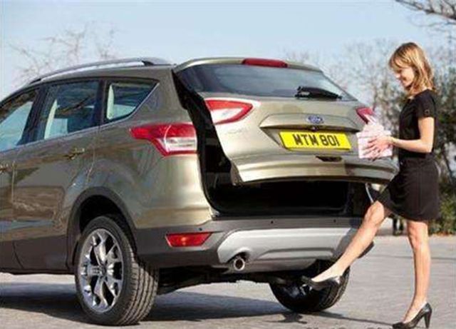 花十几万买辆车连这些配置都没有，怎么哄妹子开心？