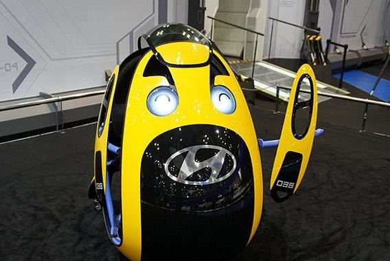 新车像颗蛋，头盔丑过摩托车，不过回头率挺高的