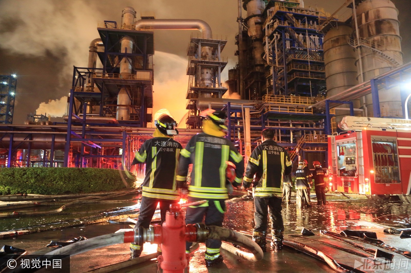 中石油大连石化分公司发生火灾 火情已得到有