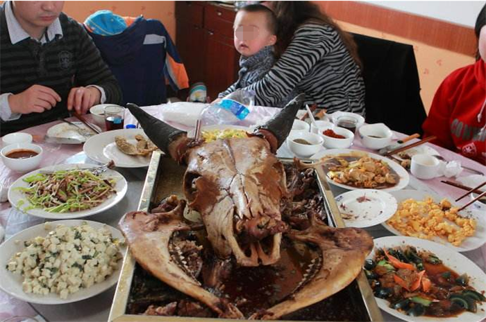 印度人批评中国人吃牛肉，为何忘记西方人吃牛排？