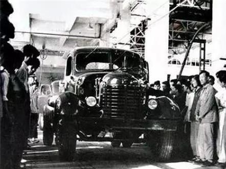 中国制造第一辆汽车，配置可怜，老司机不知道点火