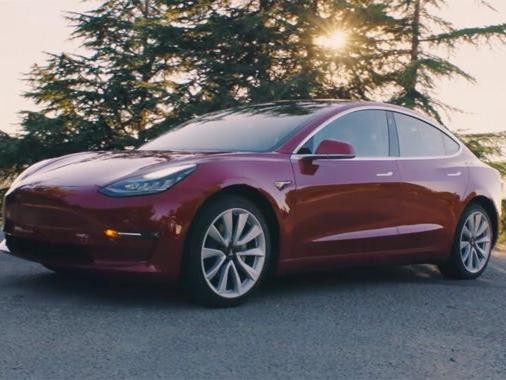 特斯拉想让 Model 3 预订者转买 Model S，可能因为后者更贵