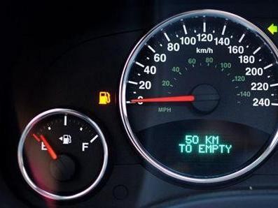 总感觉前半箱油比后半箱油耐用？这是什么原因呢？