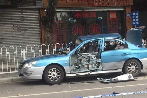 车主花5千在后备箱改装留隐患导致车门被炸掉