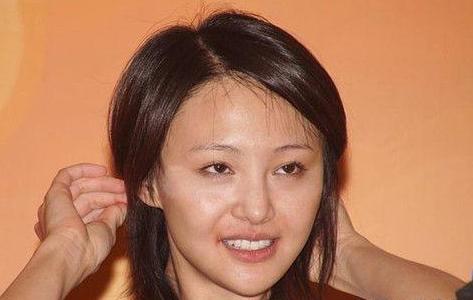 郑爽素颜上热搜 没化妆的郑爽才是真的放飞自我!