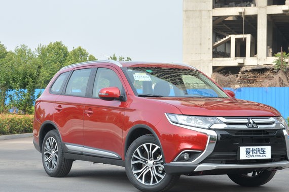 欧蓝德增2.0L 7座嘉乐版 成都车展上市