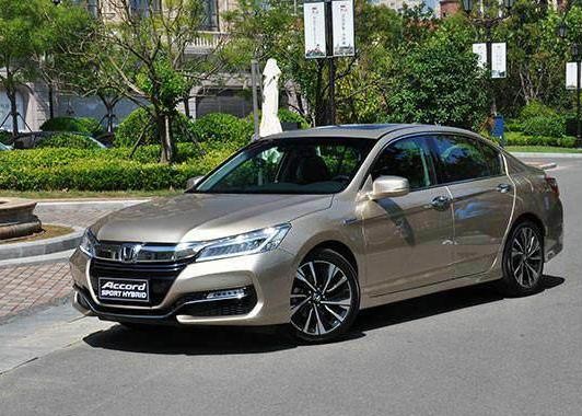 雅阁改款后配置更丰富，油耗更低，却卖速腾价！