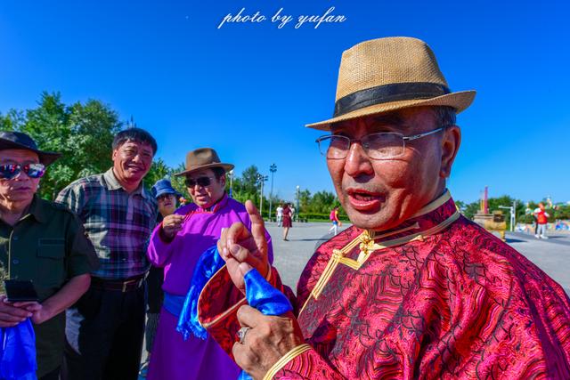在锡林郭勒，感受蒙古族最神圣的祭敖包活动