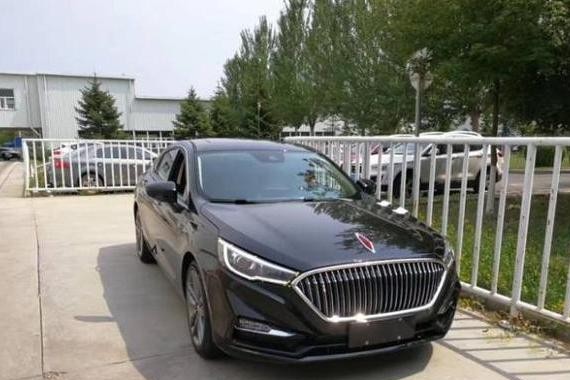 工厂偶遇首台下线红旗H5，这卖15万，果断弃奥迪A4
