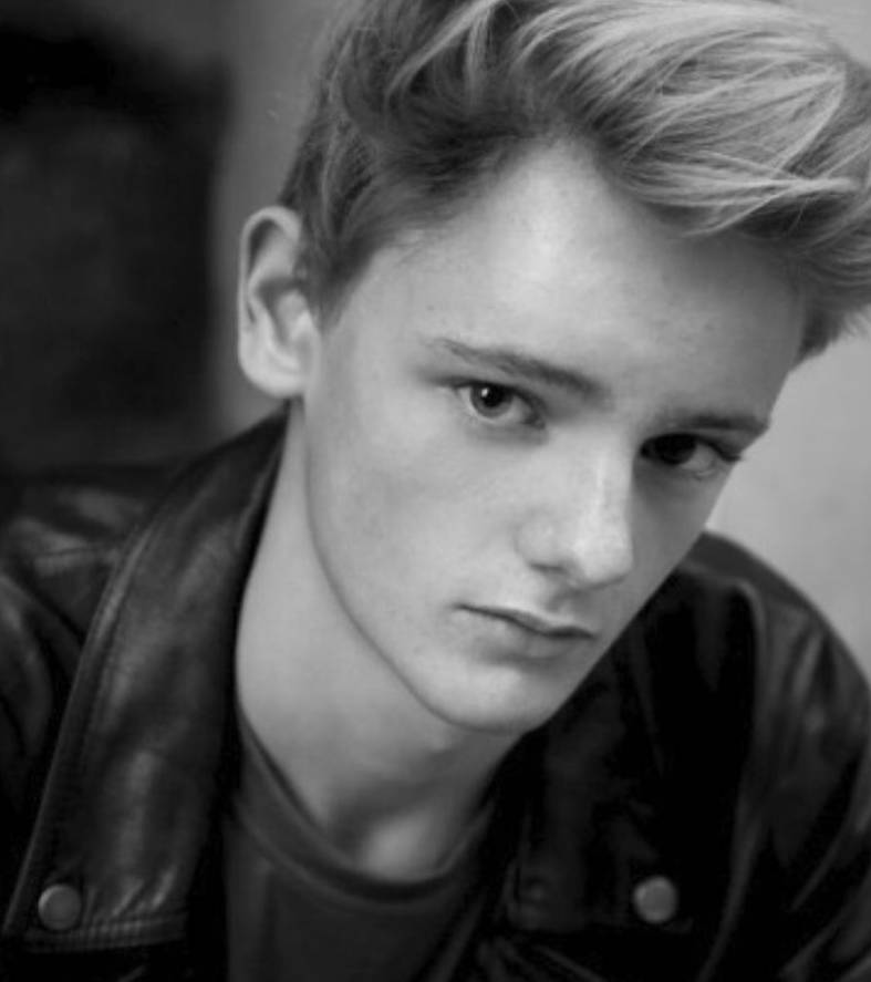 Elite热捧15岁香港籍国模Fred