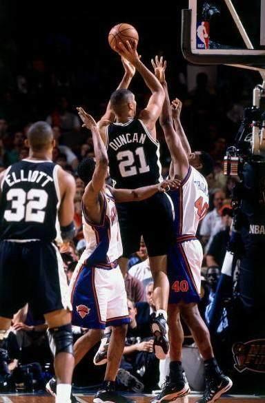 邓肯6次总决赛场均数据对比,03年场均24分17
