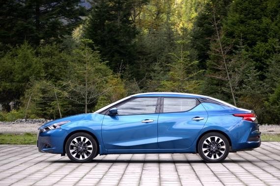 蓝鸟、昂克赛拉、标致308，回头率不输奔驰宝马