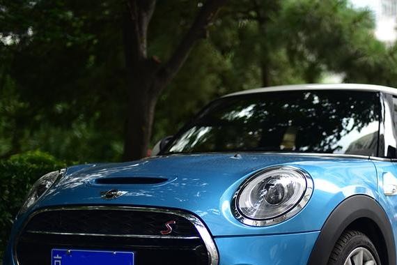 难道是为了情怀？大男人为何要买如此闷骚的MINI？
